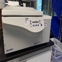 Eppendorf Centrifuge 5810R image 3